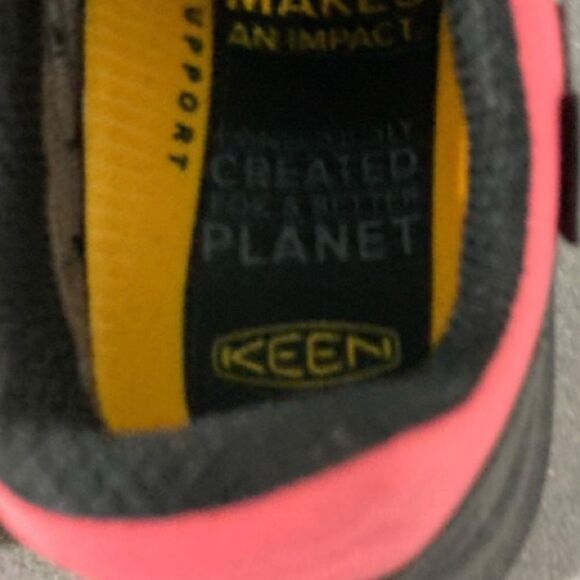Keens Tempo Flex Waterproof Pink and Gray Shoes Size 9 - Picture 5 of 9